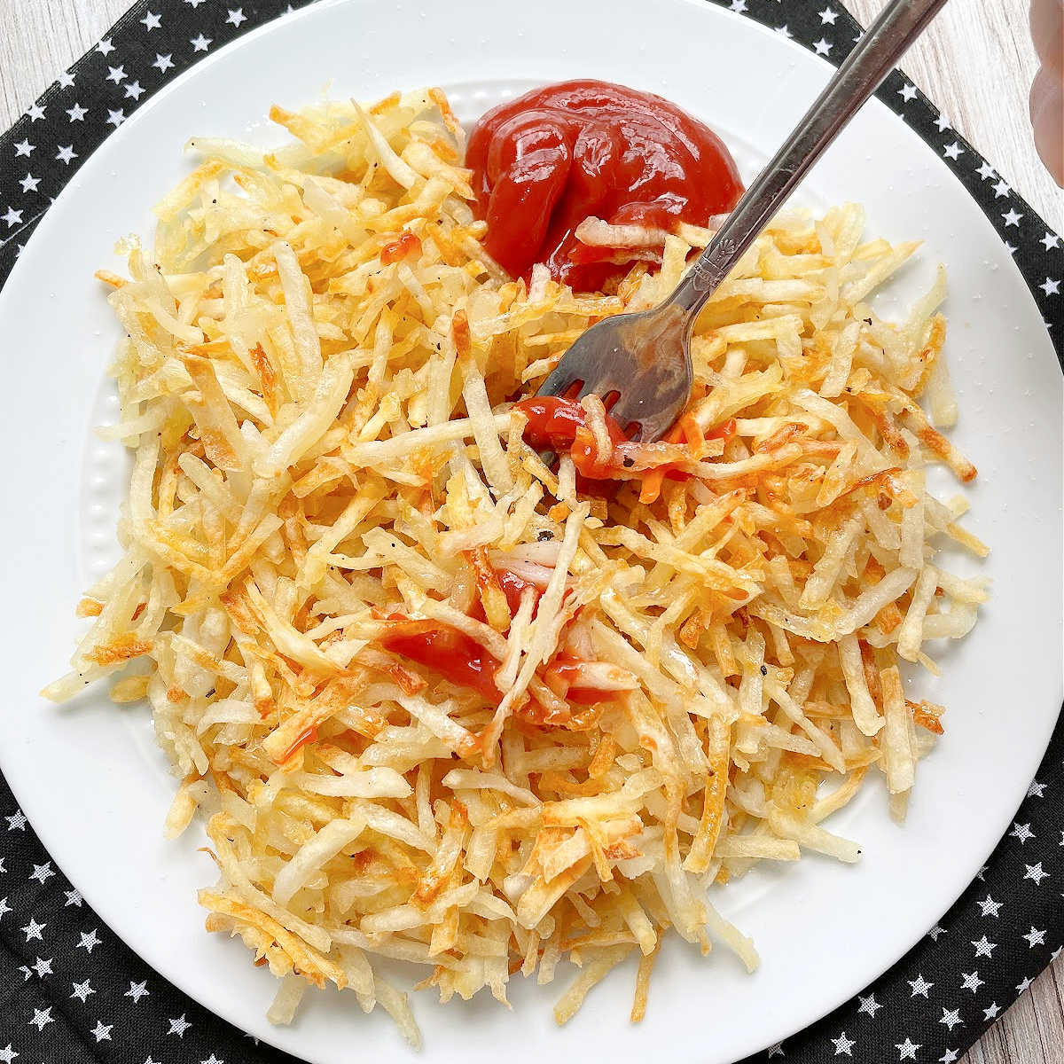 https://www.foodtasticmom.com/wp-content/uploads/2022/10/afhashbrowns-feature.jpg