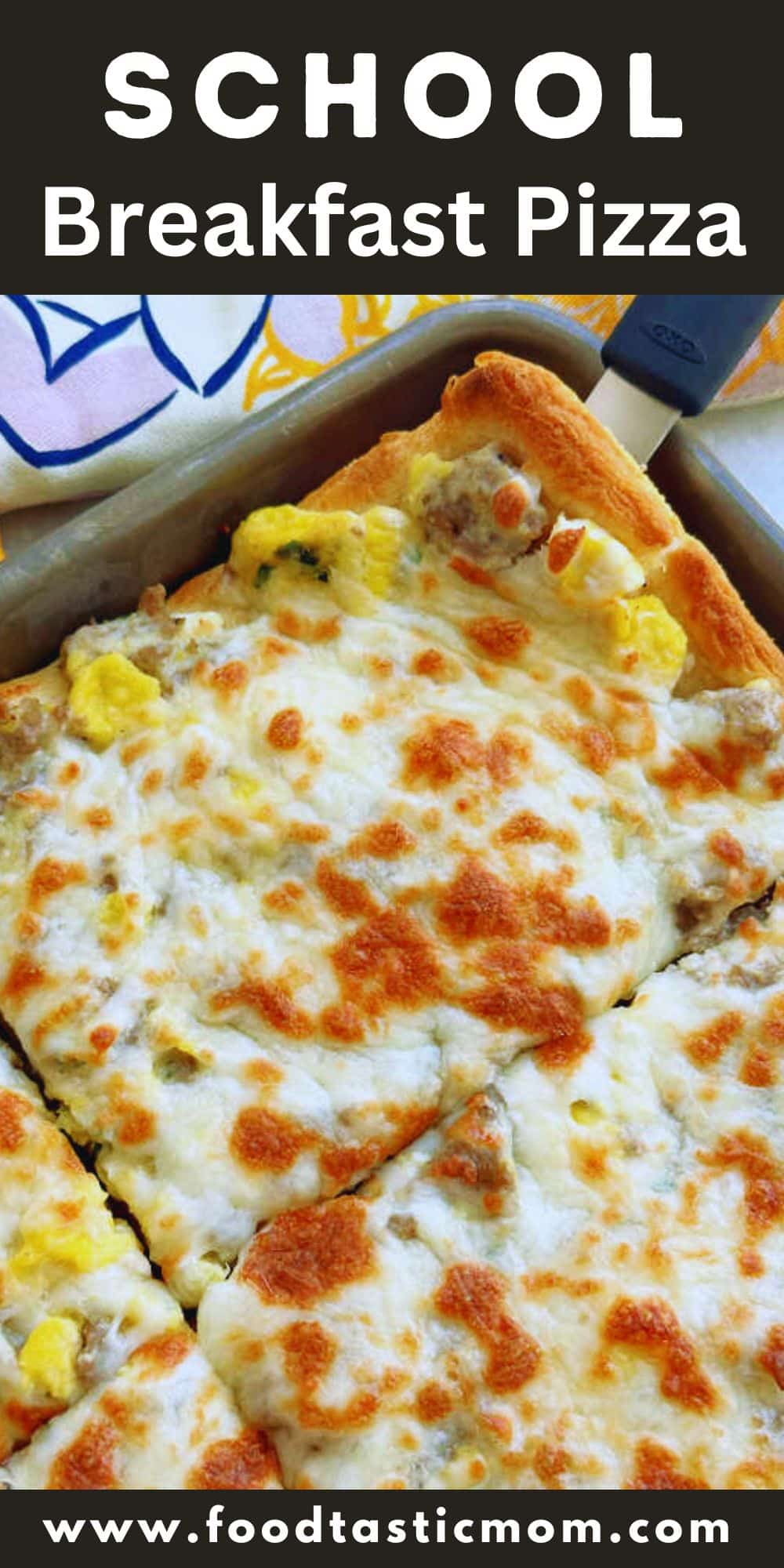 This school breakfast pizza serves a crowd and gets help from the microwave to streamline its assembly of crescent crust, sausage gravy, eggs and cheese. via @foodtasticmom