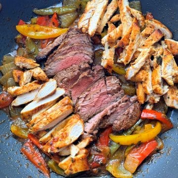 picture of air fajitas ready to serve from the pan